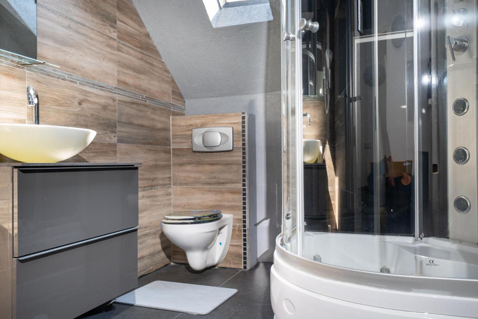 12: Privatzimmer Fuer Reisende Durch Koblenz Koblenz  Buitenkant foto